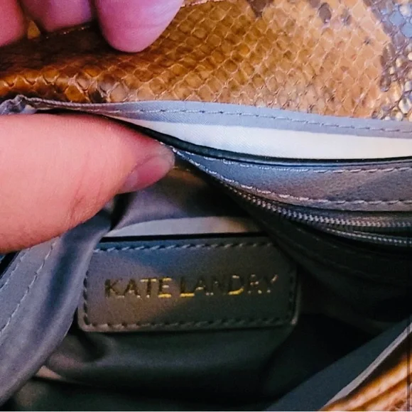 Kate Landry Vintage Faux Brown Snakeskin Magnetic Closure with Gold Chain EUC - Picture 4 of 10